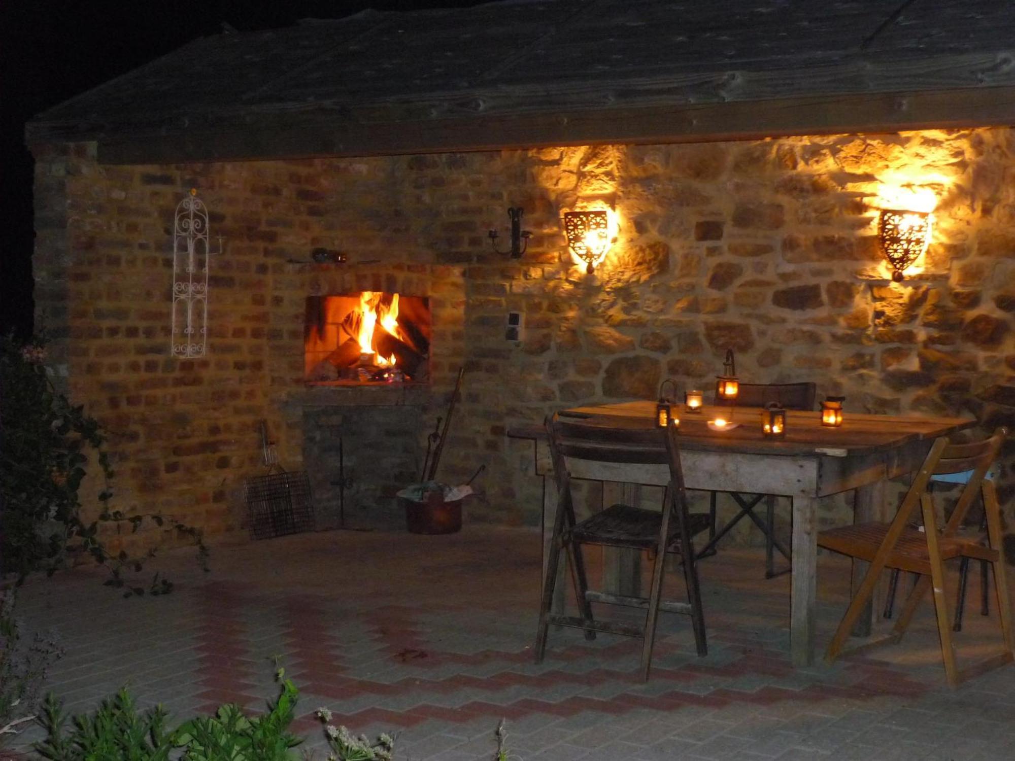 B&B Les Trois Voisins Bourseigne-Vieille Exterior foto