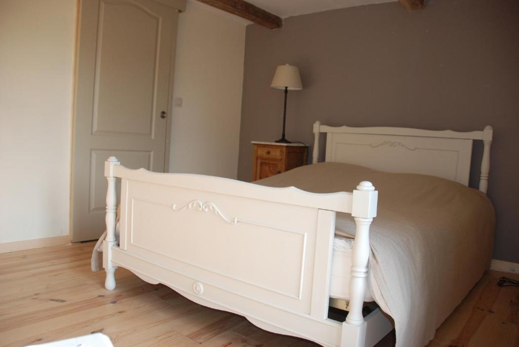 B&B Les Trois Voisins Bourseigne-Vieille Exterior foto
