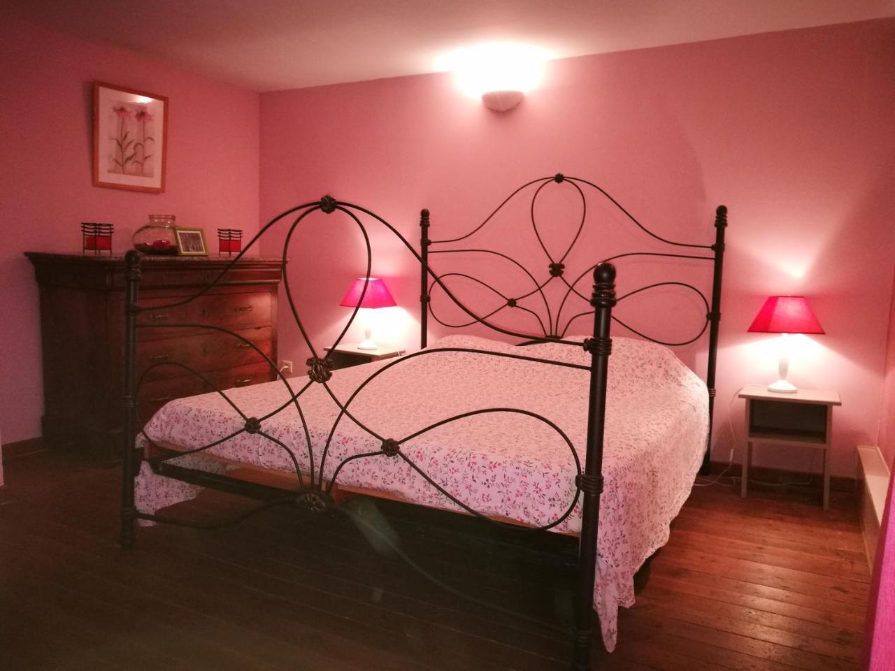B&B Les Trois Voisins Bourseigne-Vieille Exterior foto
