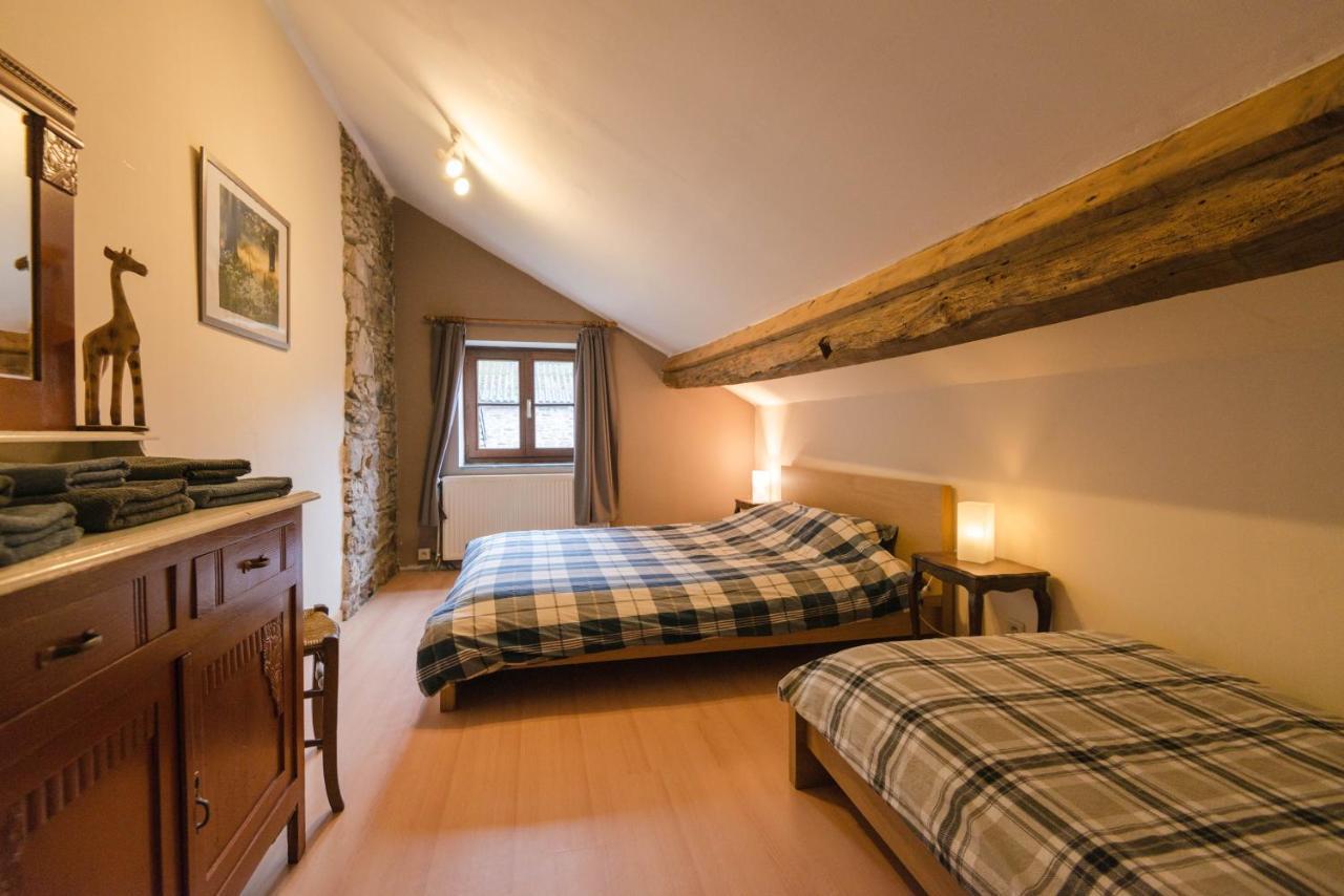 B&B Les Trois Voisins Bourseigne-Vieille Exterior foto